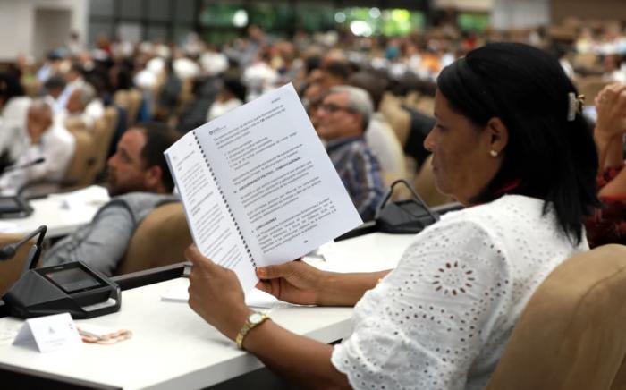 Empresa estatal socialista y formas de gestión: Propuestas de transformaciones económicas y sociales en Cuba