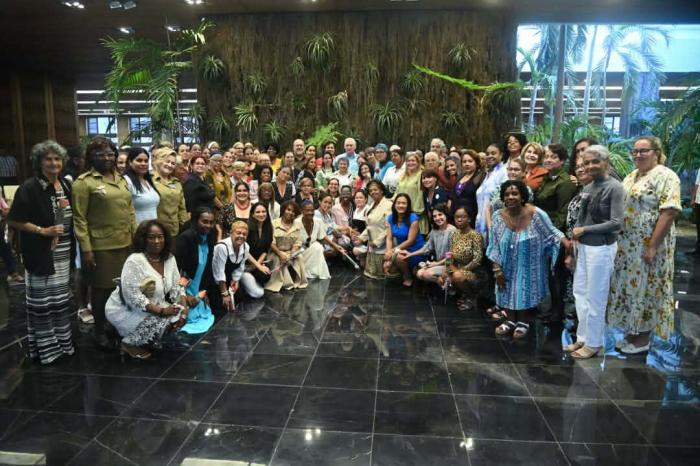 Hay mucha alma en el pecho de la mujer cubana