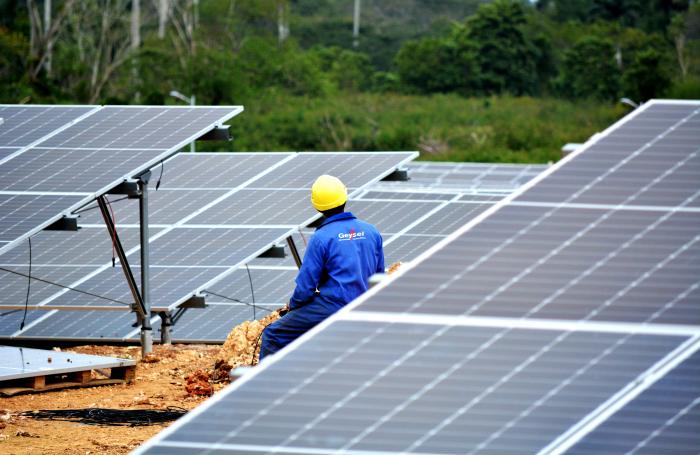 Inicia en Cuba pruebas de carga en primera unidad de baterías