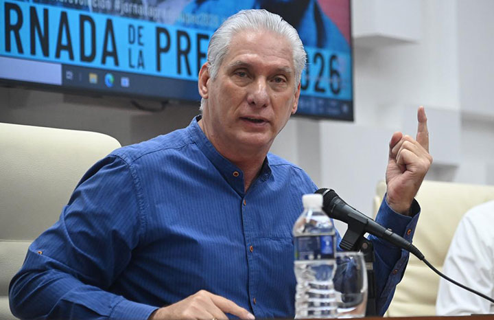 Intercambia Díaz-Canel con profesionales de la prensa  