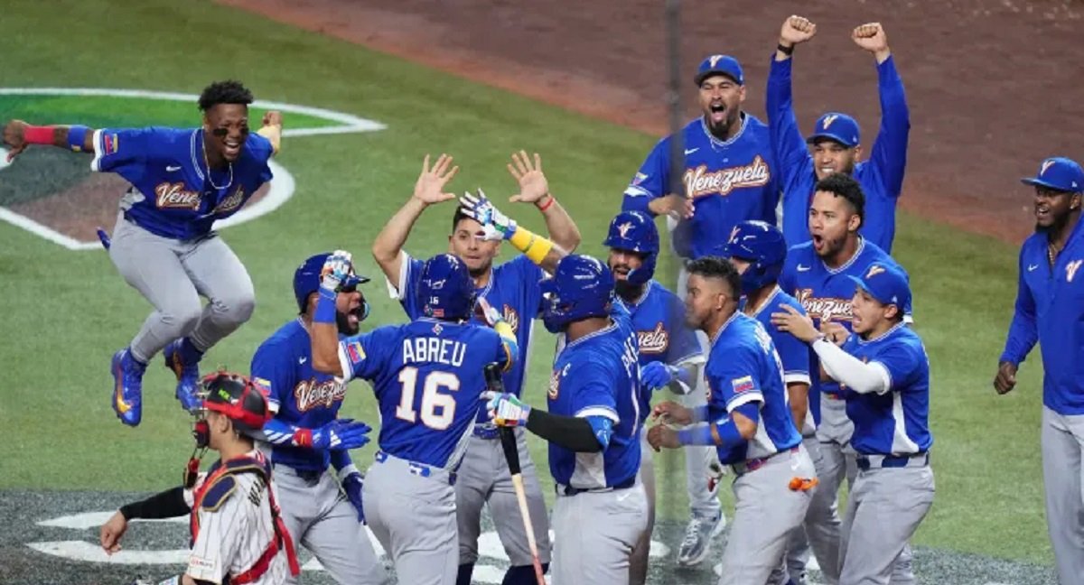 Venezuela derrota a Japón y se clasifica a semifinales del Clásico Mundial de Béisbol