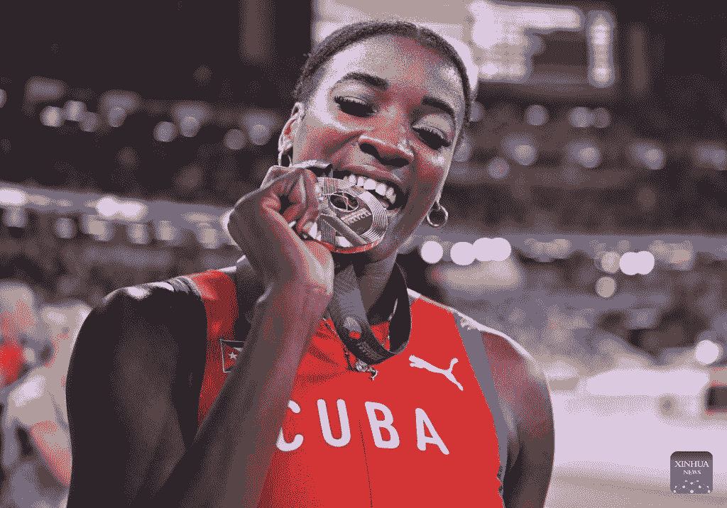 Triplista cubana Pérez oro mundial en pista cubierta en Torun