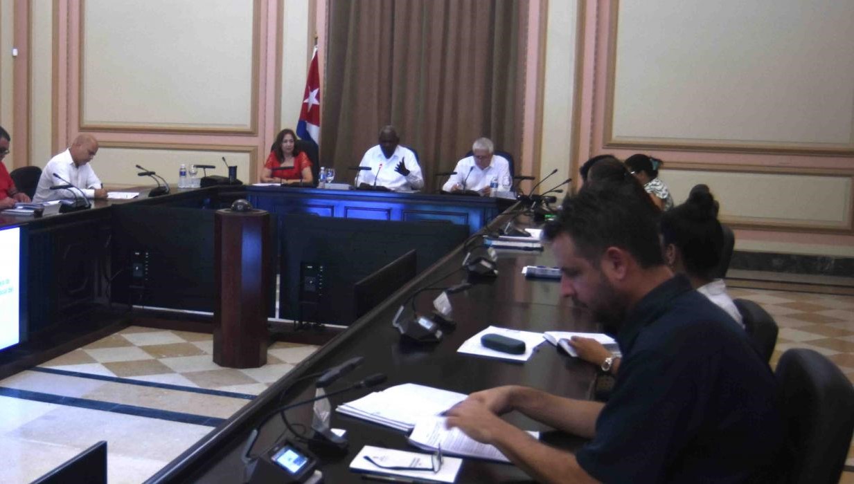 Consejo de Estado evalúa implementación del Programa Económico y Social del Gobierno para 2026 ante recrudecimiento del bloqueo. Foto: Tony Hernández Mena
