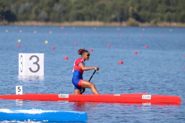 Dos metales más viajan en canoa