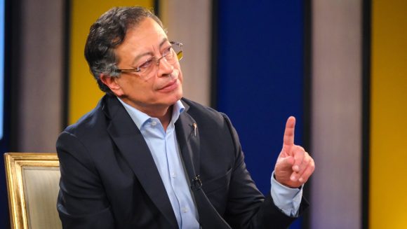 Petro reafirma voluntad de Colombia de ayudar a Cuba
