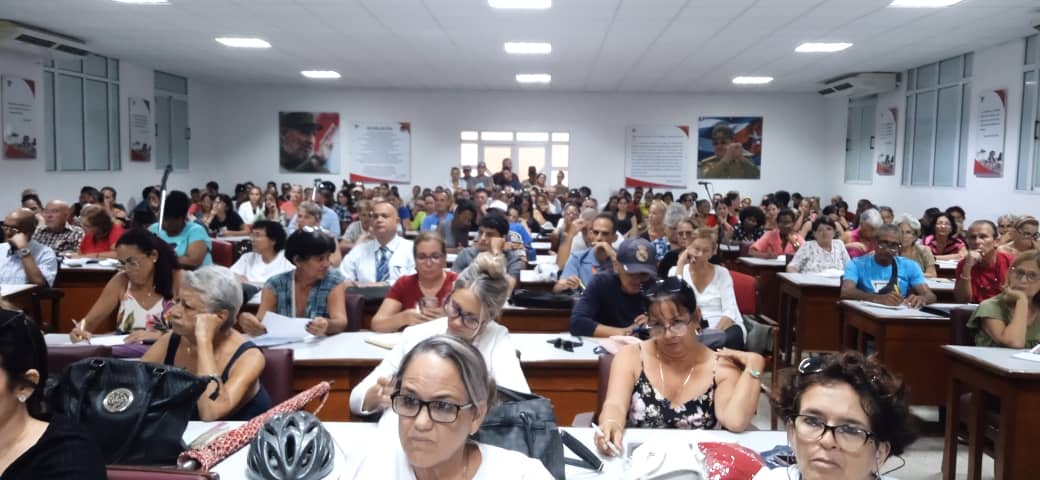 Juristas de Villa Clara capacitan a líderes sindicales sobre el nuevo código de Trabajo